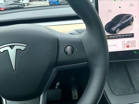 Used 2024 Tesla Model Y Long Range AWD/4WD image 23