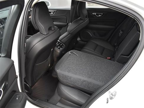 Used 2023 Volvo S60 B5 Ultimate w/ Climate Package image 17