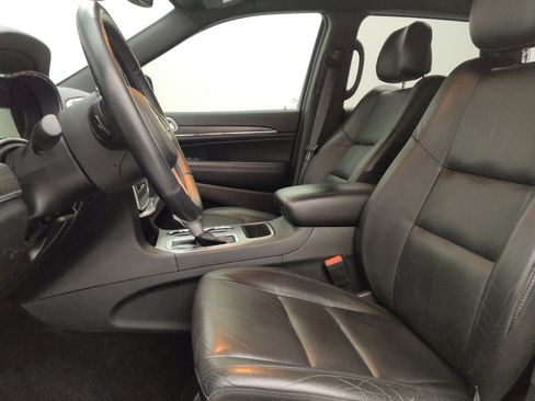 Used 2018 Jeep Grand Cherokee Limited image 17