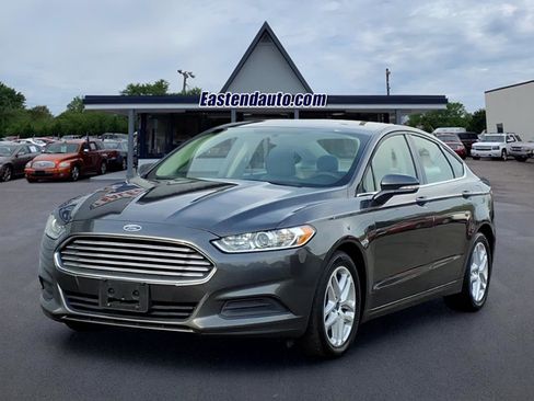Used 2015 Ford Fusion SE FWD image 1