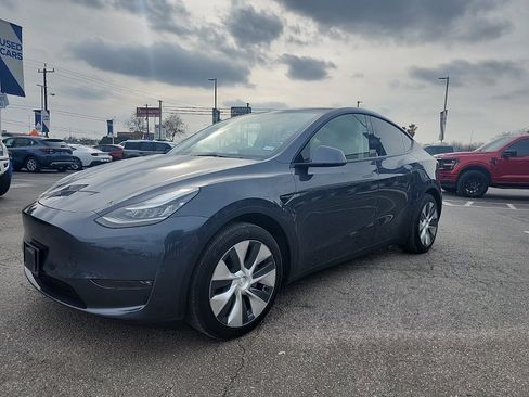 Used 2021 Tesla Model Y Long Range image 7