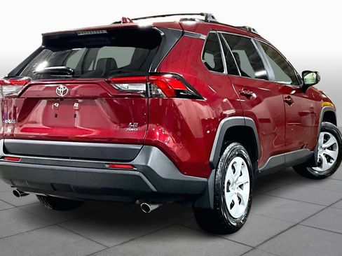 Used 2021 Toyota RAV4 LE image 13