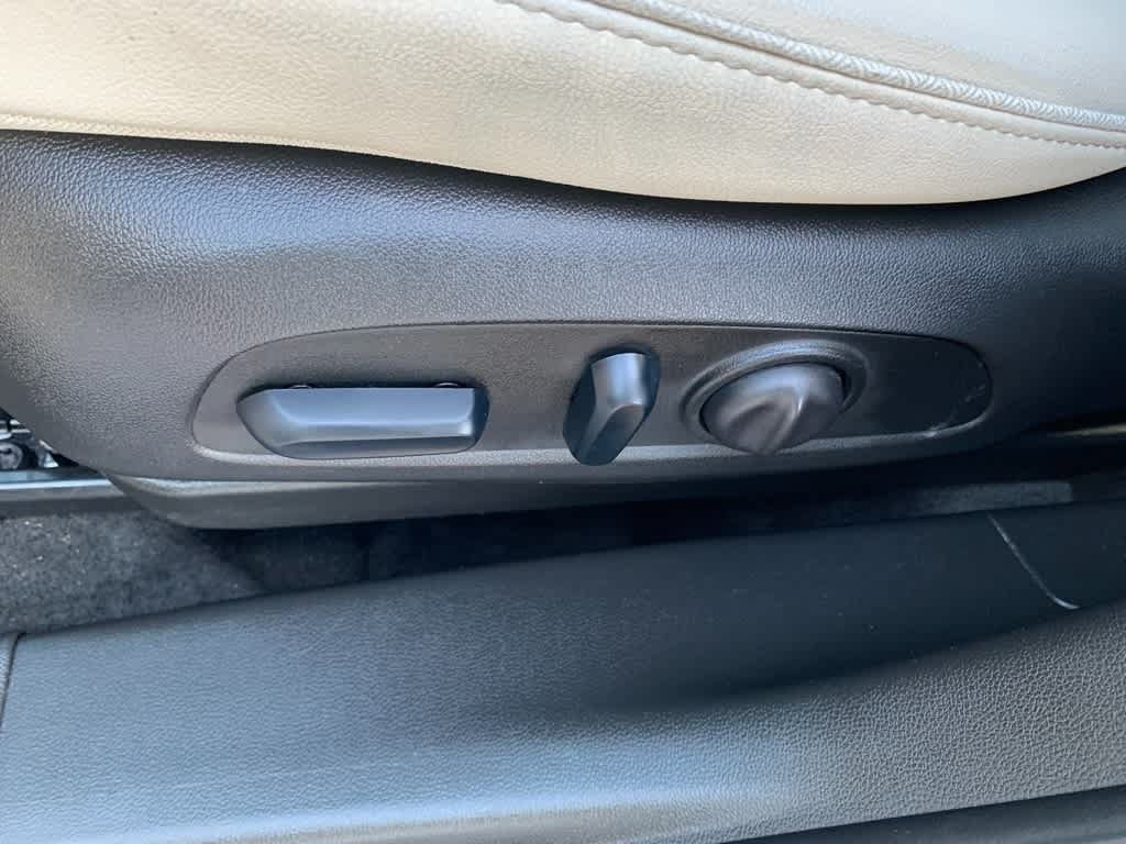 Certified 2024 Buick Encore GX Preferred w/ Comfort Package FWD image 18