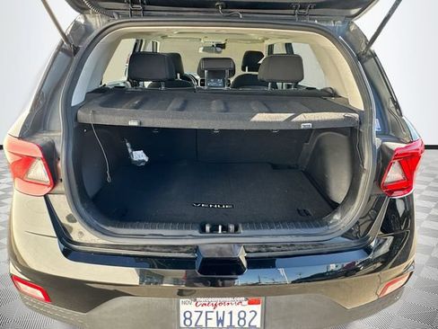 Used 2022 Hyundai Venue SEL FWD image 24