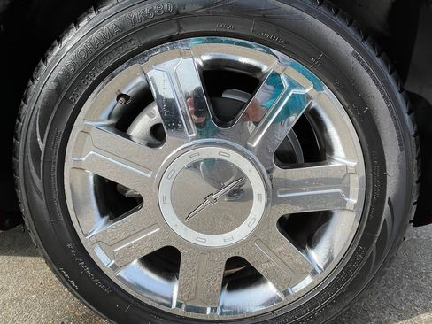 Used 2004 Ford Thunderbird image 19