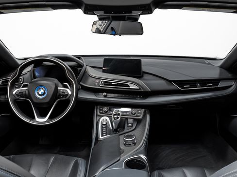 Used 2019 BMW i8 Roadster image 12