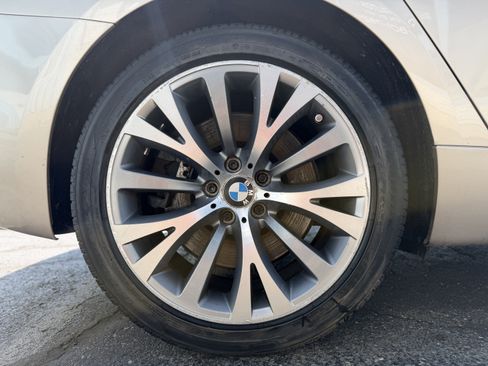 Used 2012 BMW 550i Gran Turismo xDrive w/ Driver Assistance Pkg AWD/4WD image 31