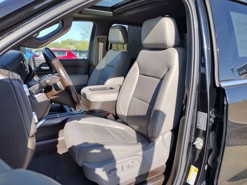 Used 2019 GMC Sierra 1500 SLT w/ SLT Premium Plus Package AWD/4WD image 2