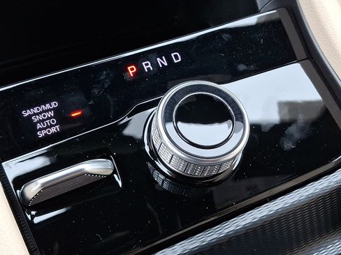 New 2026 Jeep Grand Cherokee Limited AWD/4WD image 12