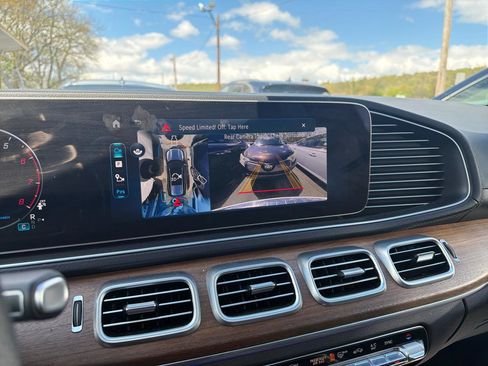 Used 2025 Mercedes-Benz GLS 450 4MATIC image 28