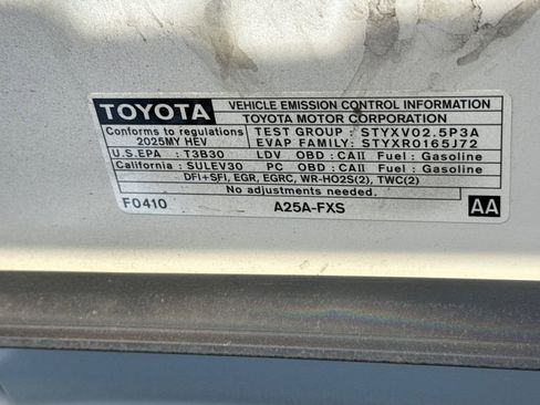 Used 2025 Toyota Camry SE FWD image 39
