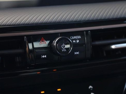 New 2025 Nissan Kicks SR image 15