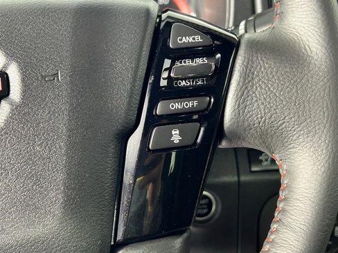 Used 2025 Nissan Frontier PRO-4X AWD/4WD image 29