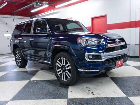 Used 2022 Toyota 4Runner Limited AWD/4WD image 2