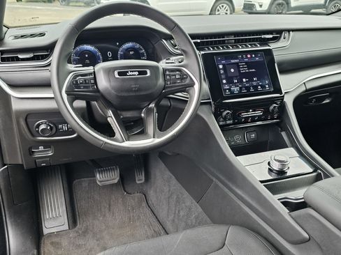 Used 2024 Jeep Grand Cherokee Laredo RWD image 33