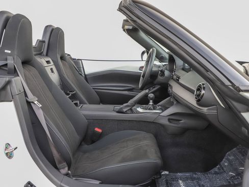 Used 2025 MAZDA MX-5 Miata Club RWD image 48
