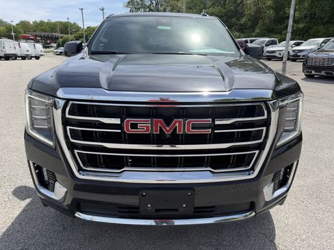 Used 2023 GMC Yukon XL SLT w/ SLT Premium Package AWD/4WD image 2