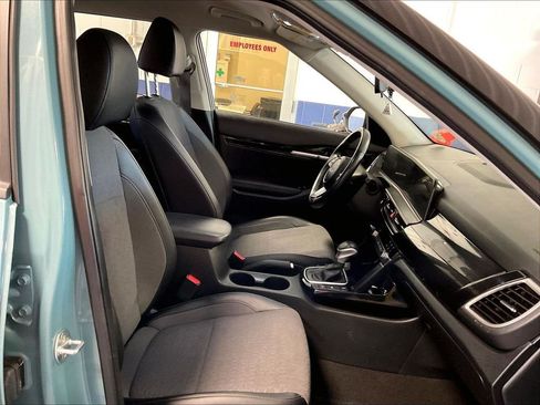 Used 2025 Kia Seltos S AWD/4WD image 11