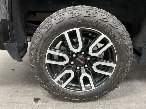 Certified 2024 GMC Sierra 1500 AT4 w/ Technology Package AWD/4WD image 33