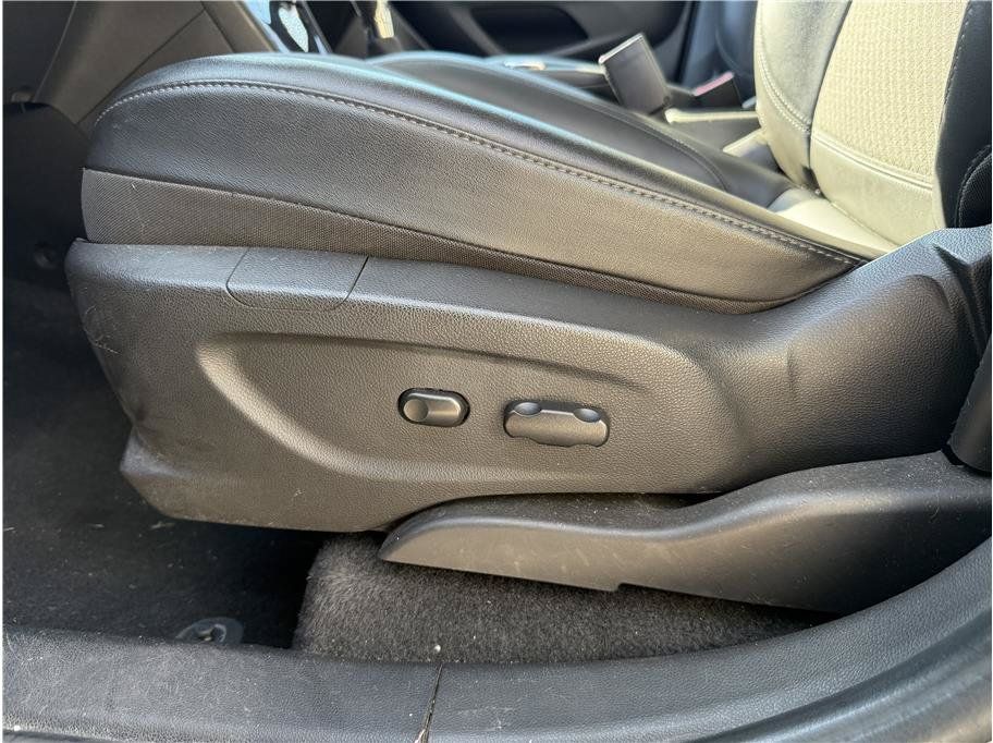 Used 2019 Buick Encore Preferred w/ Safety Package AWD/4WD image 12