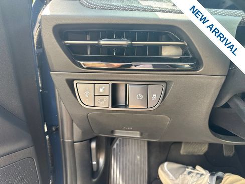 Used 2025 Kia EV6 Wind RWD image 19