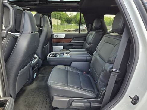 Used 2024 Lincoln Navigator Reserve AWD/4WD image 13