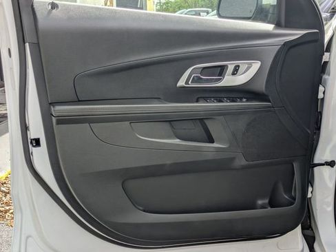 Used 2017 Chevrolet Equinox LT w/ Convenience Package image 11