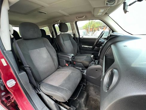 Used 2012 Jeep Patriot Latitude w/ Altitude Pkg image 17
