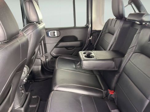 Used 2022 Jeep Wrangler Unlimited Sahara w/ Cold Weather Group AWD/4WD image 22