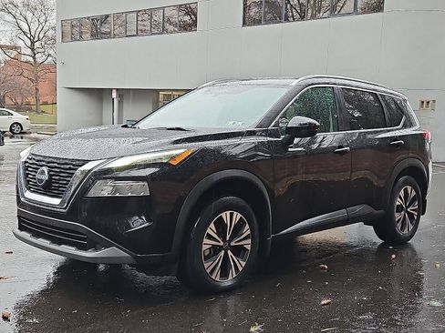 Certified 2023 Nissan Rogue SV w/ SV Premium Package image 3