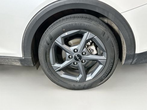 Used 2025 Kia K4 FWD image 11