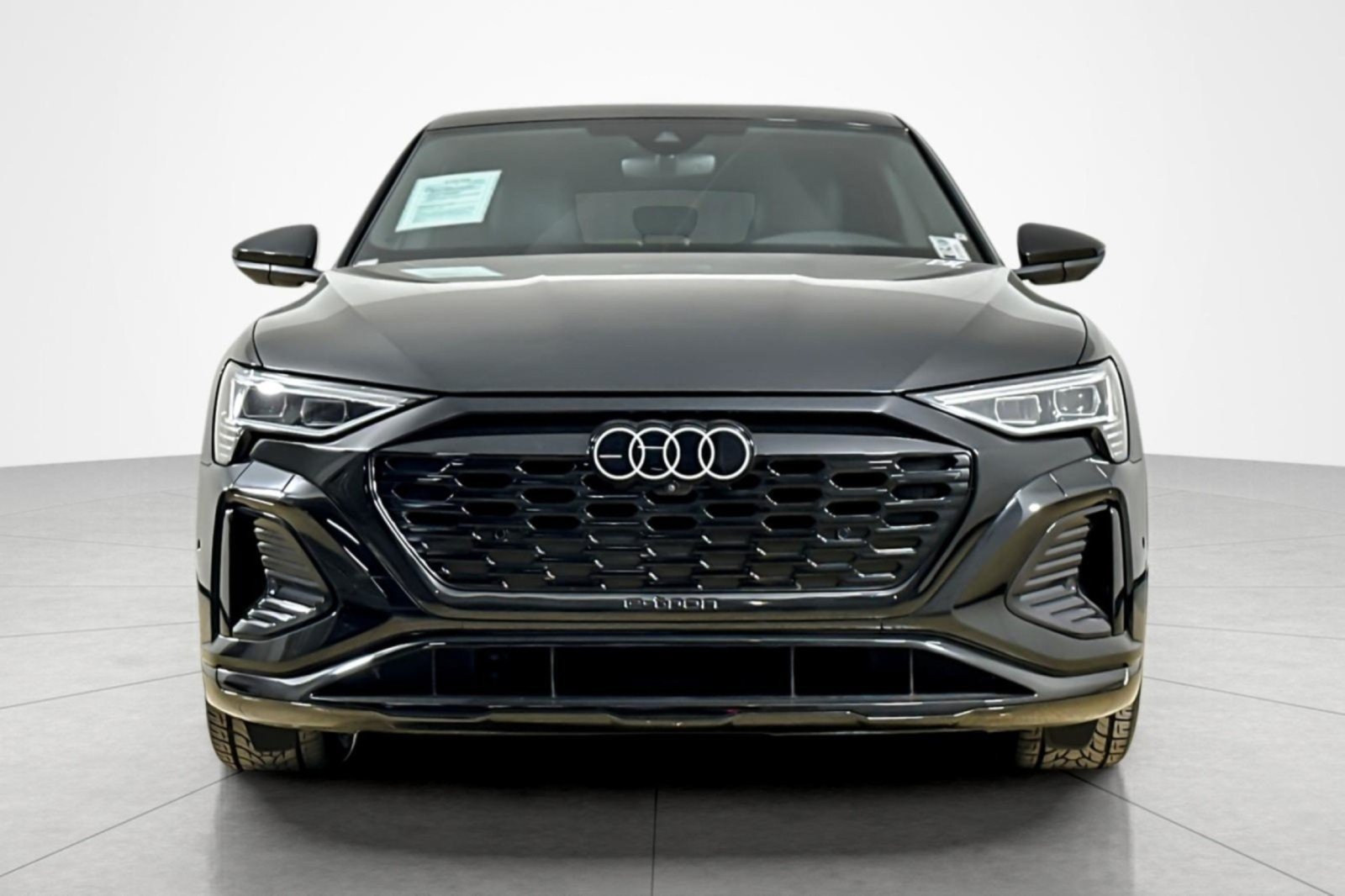 Used 2024 Audi Q8 e-tron Premium Plus AWD/4WD image 8