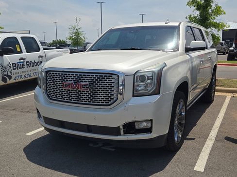 Used 2015 GMC Yukon XL Denali w/ Premium Package AWD/4WD image 1
