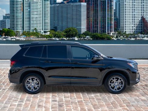 Certified 2024 Honda Passport TrailSport image 4