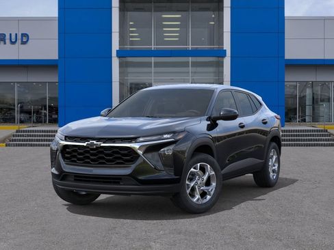 New 2026 Chevrolet Trax LS w/ LS Convenience Package FWD image 6