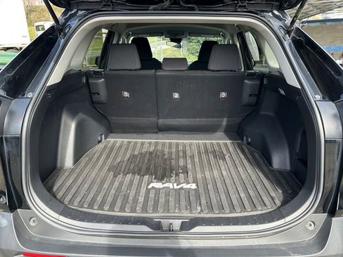 Used 2021 Toyota RAV4 LE AWD/4WD image 24