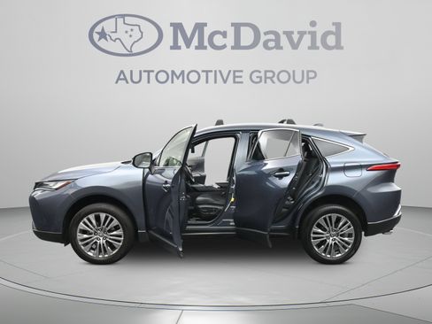 Used 2022 Toyota Venza XLE AWD/4WD image 41