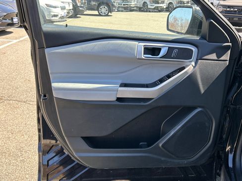 Certified 2023 Ford Explorer XLT w/ Equipment Group 202A AWD/4WD image 9