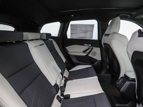 New 2026 BMW X1 xDrive28i AWD/4WD image 27
