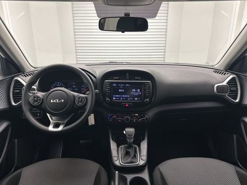 Used 2022 Kia Soul LX image 17