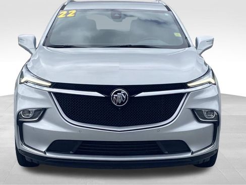 Used 2022 Buick Enclave Essence w/ Sport Touring Edition image 9