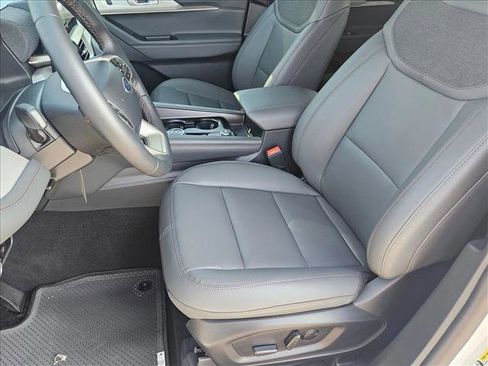 New 2026 Ford Explorer Active w/ Active Comfort Package image 4