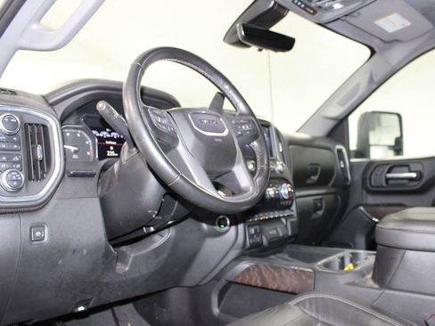 Used 2023 GMC Sierra 3500 Denali w/ Denali Ultimate Package image 21