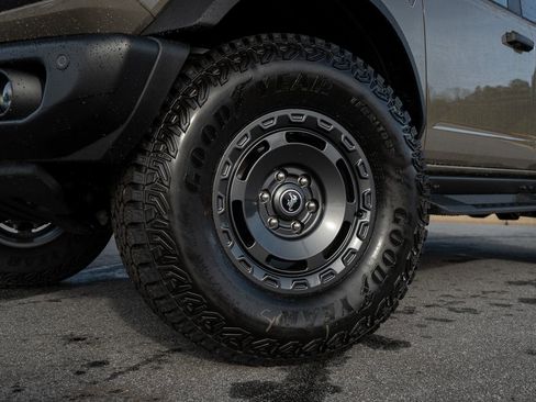 New 2025 Ford Bronco Badlands image 5