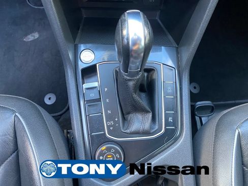 Used 2019 Volkswagen Tiguan SEL Premium R-Line AWD/4WD image 35