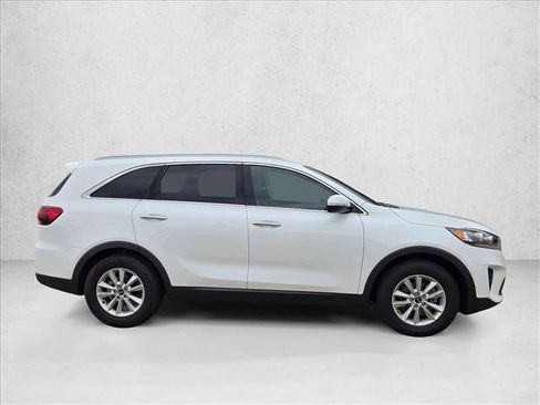Used 2019 Kia Sorento FWD V6 w/ LX V6 Convenience Package image 4