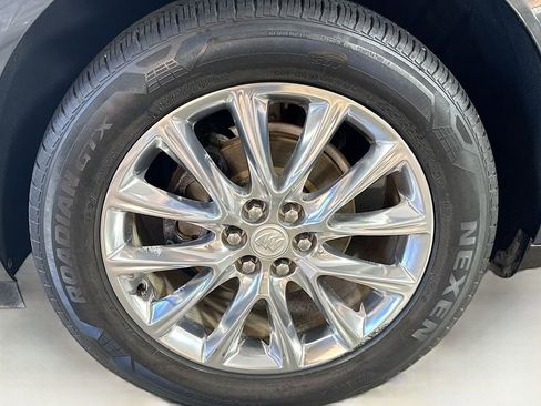 Used 2020 Buick Enclave Essence w/ Sound and Sites Package image 39