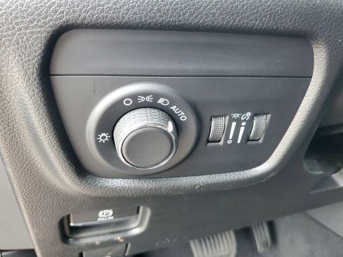 Used 2024 Jeep Grand Cherokee Altitude AWD/4WD image 11