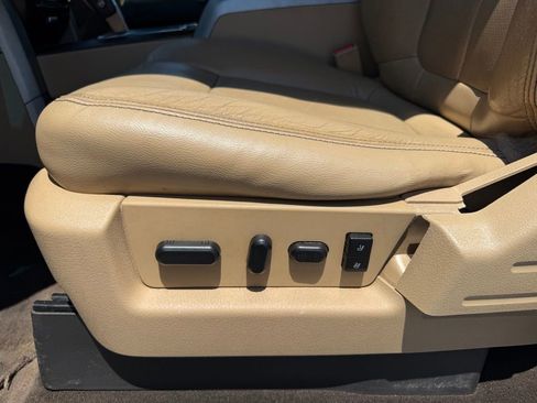 Used 2014 Ford F150 Lariat w/ Equipment Group 502A Luxury AWD/4WD image 17