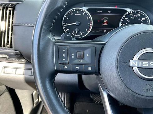 Used 2024 Nissan Pathfinder SV image 11